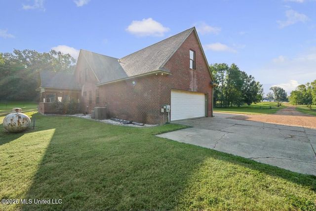 5450 Dean Road, Lake Cormorant, MS 38641