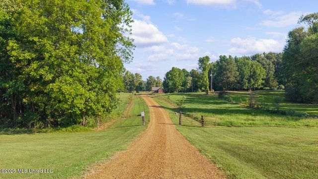 5450 Dean Road, Lake Cormorant, MS 38641