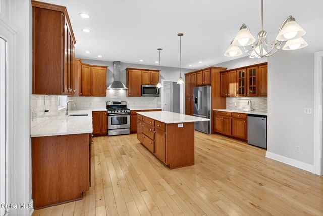 1 Ironwood Drive, Colonie, NY 12110