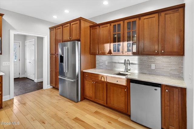 1 Ironwood Drive, Colonie, NY 12110