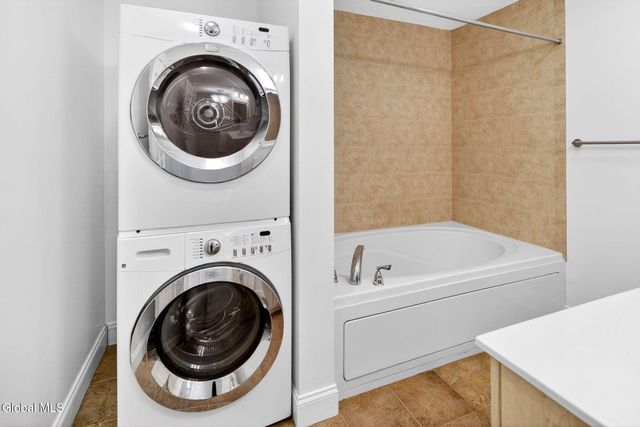 1 Ironwood Drive, Colonie, NY 12110