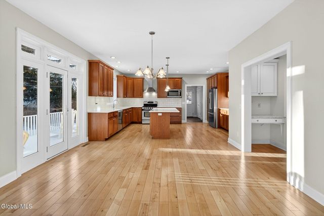 1 Ironwood Drive, Colonie, NY 12110