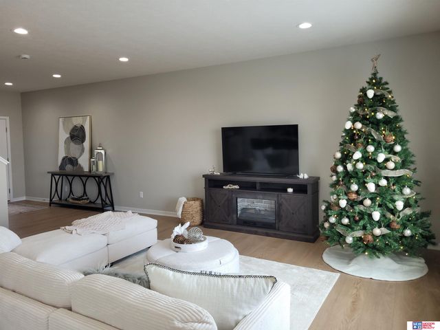 340 N 105th Street, Lincoln, NE 68527