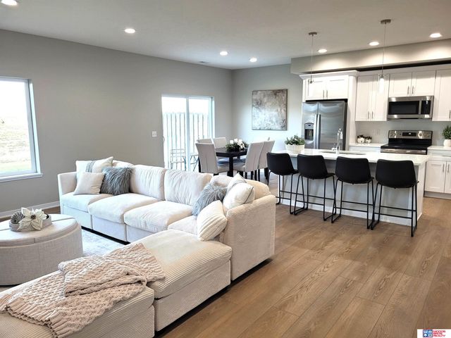 340 N 105th Street, Lincoln, NE 68527