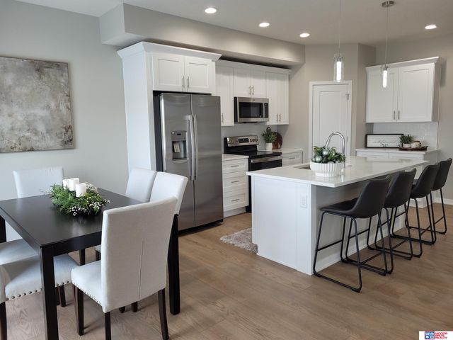 340 N 105th Street, Lincoln, NE 68527