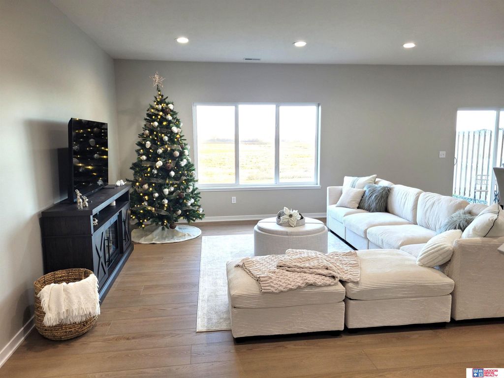 340 N 105th Street, Lincoln, NE 68527