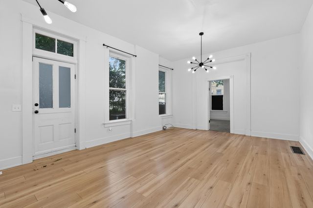236 W 9th Street, Newport, KY 41071