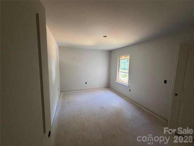548 Carolyn Lane, Charlotte, NC 28213