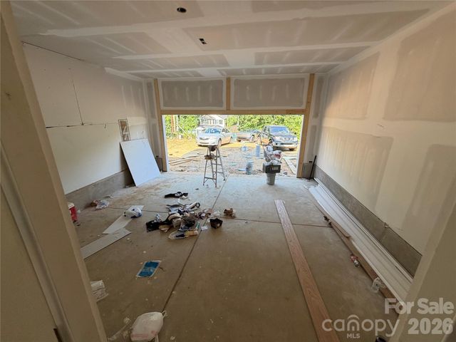 548 Carolyn Lane, Charlotte, NC 28213