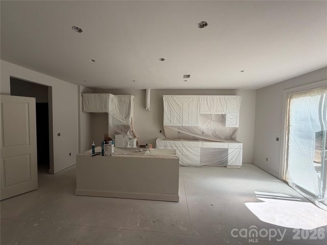 548 Carolyn Lane, Charlotte, NC 28213