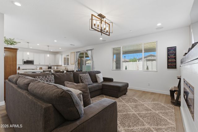 13306 W DALE Lane, Peoria, AZ 85383