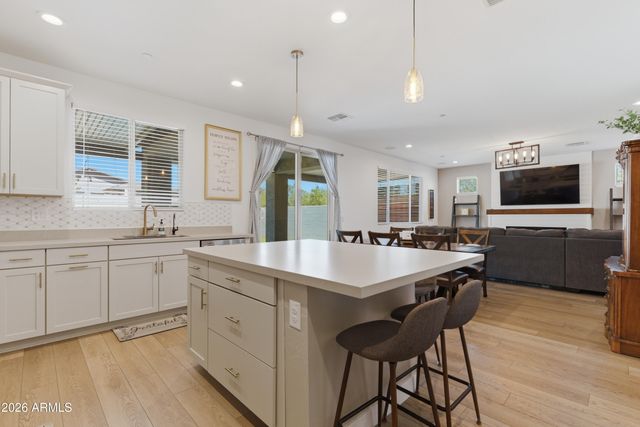 13306 W DALE Lane, Peoria, AZ 85383