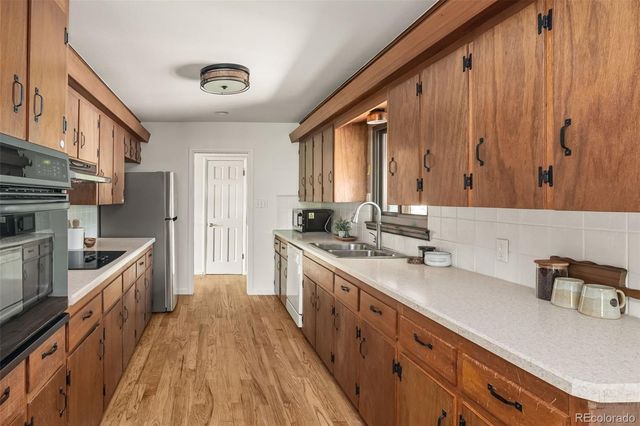 6944 S Lakeview Street, Littleton, CO 80120
