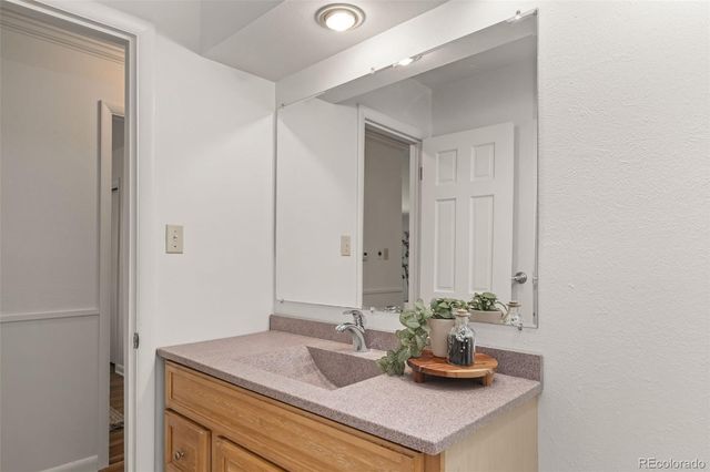6944 S Lakeview Street, Littleton, CO 80120