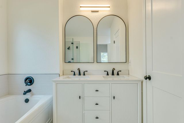 8304 Mauai DR, Austin, TX 78749