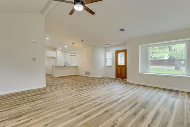 8304 Mauai DR, Austin, TX 78749