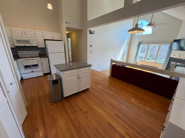 10 Chapman St 303, Weymouth, MA 02189