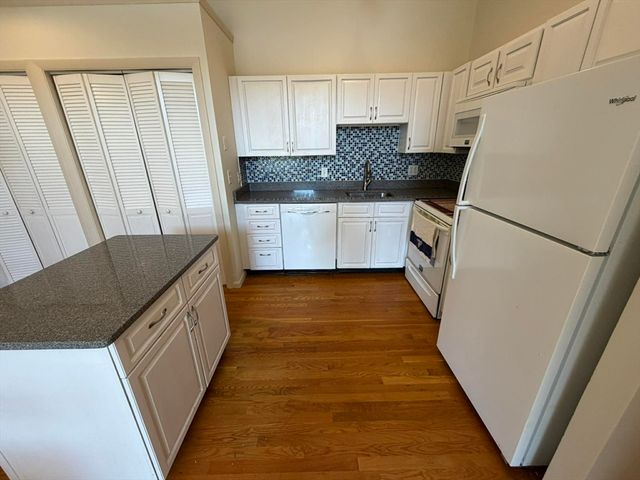 10 Chapman St 303, Weymouth, MA 02189