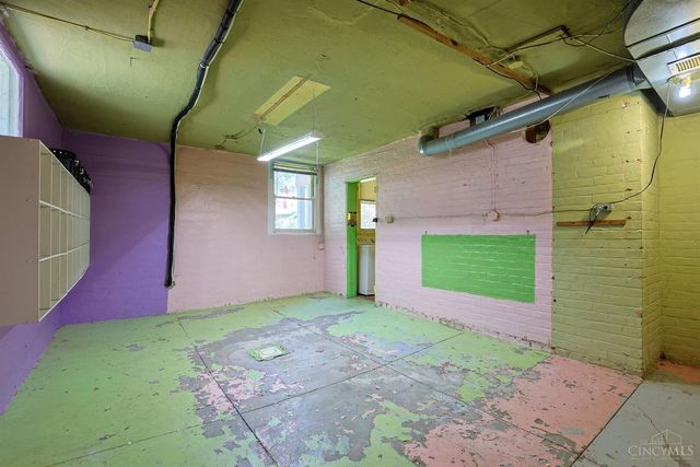 2916 Harrison Avenue, Cincinnati, OH 45211