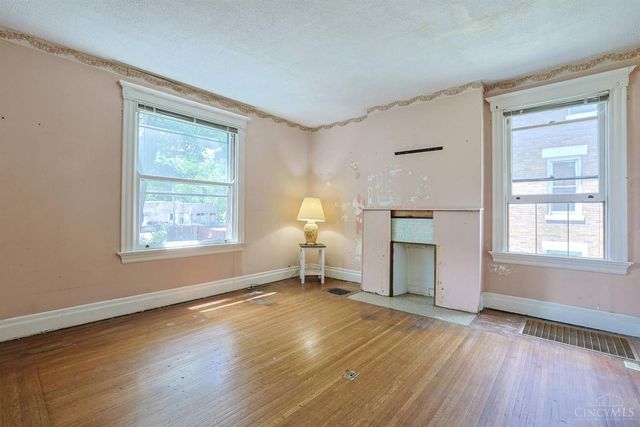 2916 Harrison Avenue, Cincinnati, OH 45211