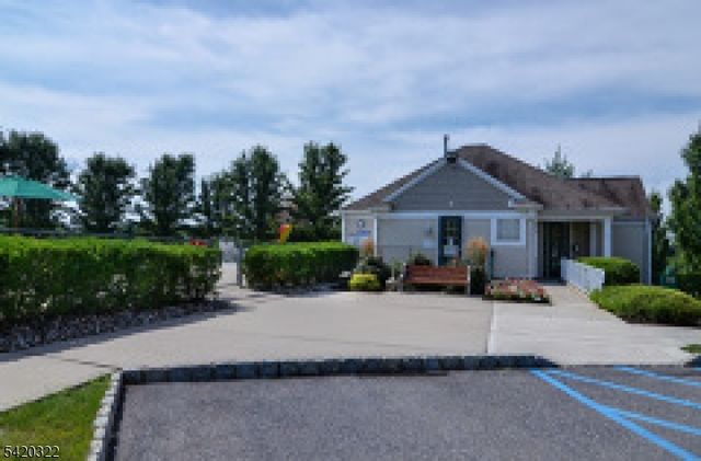 692 Honeybrook Cir 692, Lopatcong Twp., NJ 08886