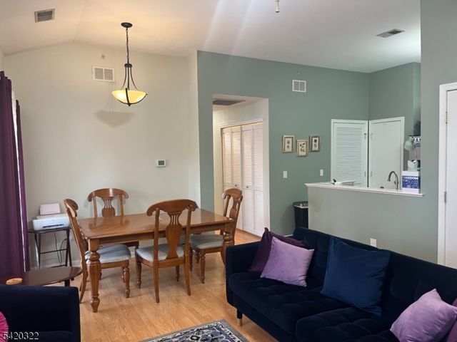 692 Honeybrook Cir 692, Lopatcong Twp., NJ 08886