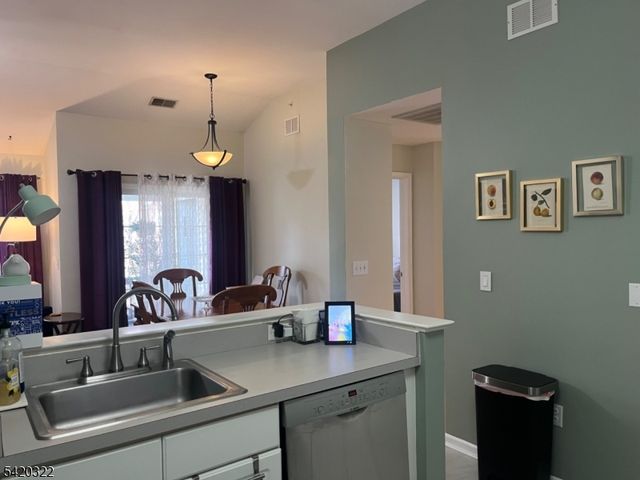 692 Honeybrook Cir 692, Lopatcong Twp., NJ 08886