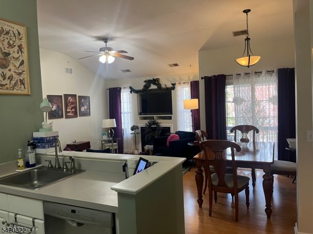 692 Honeybrook Cir 692, Lopatcong Twp., NJ 08886