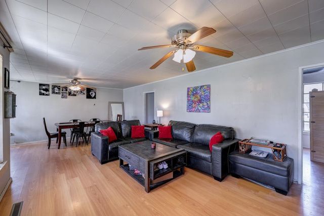 1010 Menor St, Winfield, KS 67156