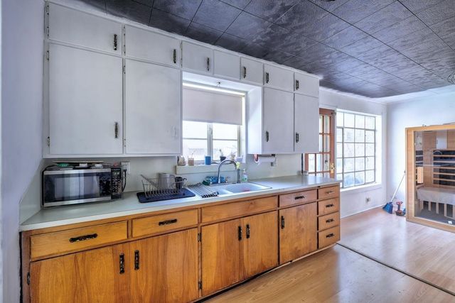 1010 Menor St, Winfield, KS 67156