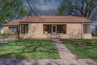 1010 Menor St, Winfield, KS 67156