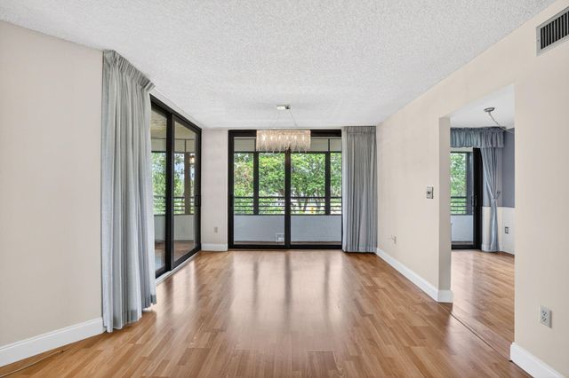 1410 Sheridan Street 19i, Hollywood, FL 33020