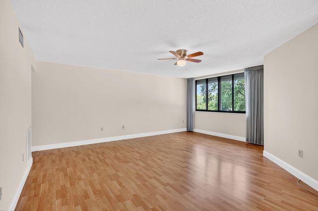 1410 Sheridan Street 19i, Hollywood, FL 33020