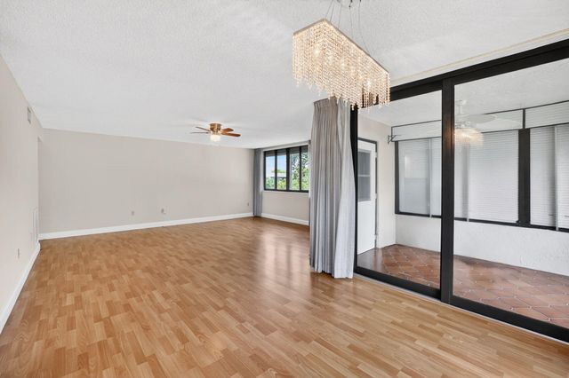 1410 Sheridan Street 19i, Hollywood, FL 33020