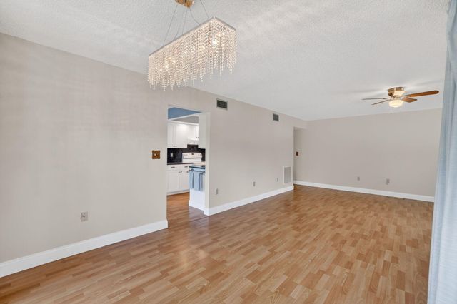 1410 Sheridan Street 19i, Hollywood, FL 33020
