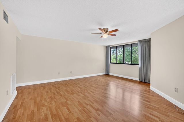 1410 Sheridan Street 19i, Hollywood, FL 33020