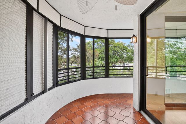 1410 Sheridan Street 19i, Hollywood, FL 33020