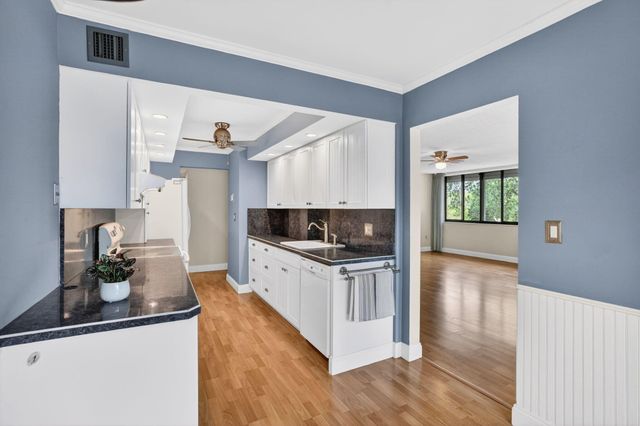 1410 Sheridan Street 19i, Hollywood, FL 33020