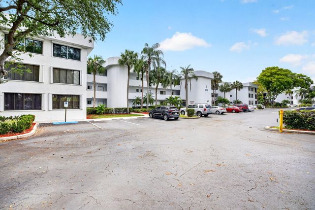 1410 Sheridan Street 19i, Hollywood, FL 33020