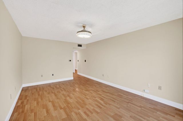 1410 Sheridan Street 19i, Hollywood, FL 33020