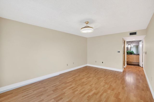 1410 Sheridan Street 19i, Hollywood, FL 33020