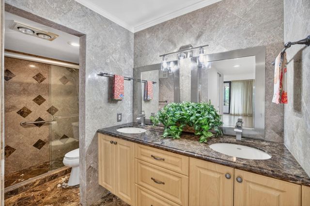 1410 Sheridan Street 19i, Hollywood, FL 33020