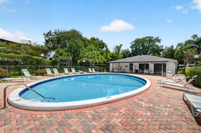 1410 Sheridan Street 19i, Hollywood, FL 33020