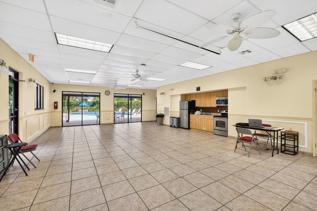 1410 Sheridan Street 19i, Hollywood, FL 33020