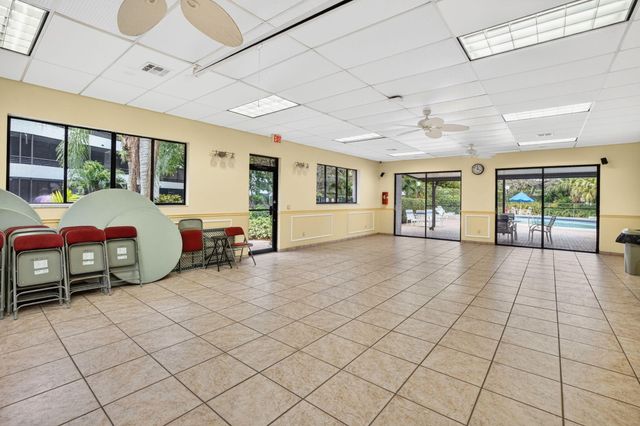 1410 Sheridan Street 19i, Hollywood, FL 33020
