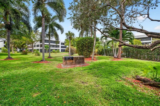 1410 Sheridan Street 19i, Hollywood, FL 33020