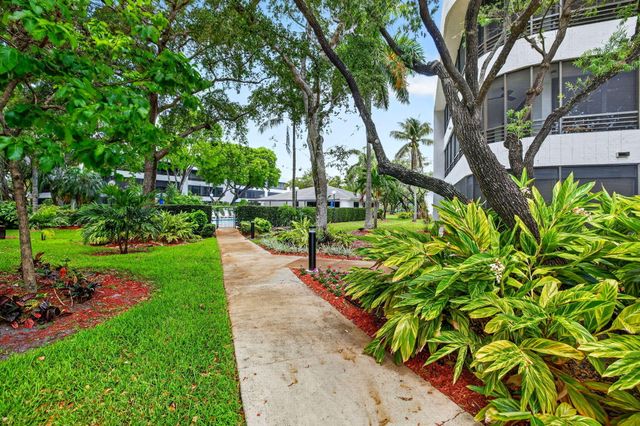 1410 Sheridan Street 19i, Hollywood, FL 33020