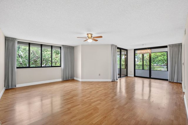 1410 Sheridan Street 19i, Hollywood, FL 33020