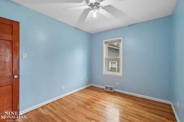 21025 Sunset Avenue, Warren, MI 48091