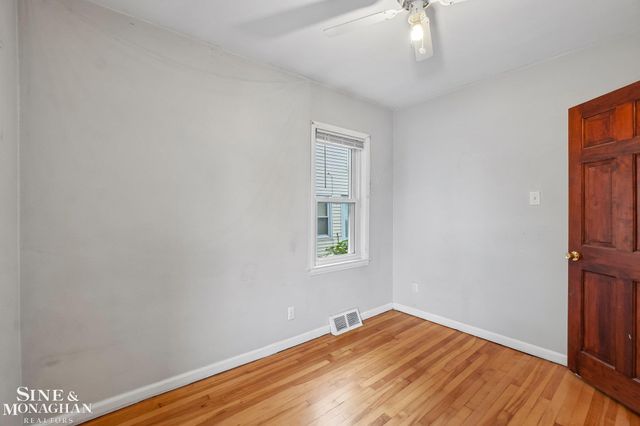 21025 Sunset Avenue, Warren, MI 48091